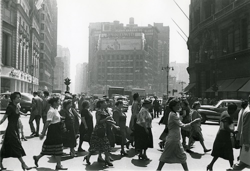 Rudy Burckhardt, 34th and Broadway (herald Square), circa 1939