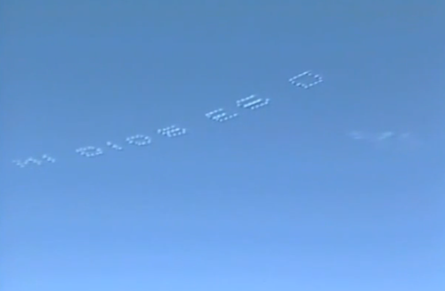 Raúl Zurita's "La vida nueva," written in the sky above New York on June 2, 1982.