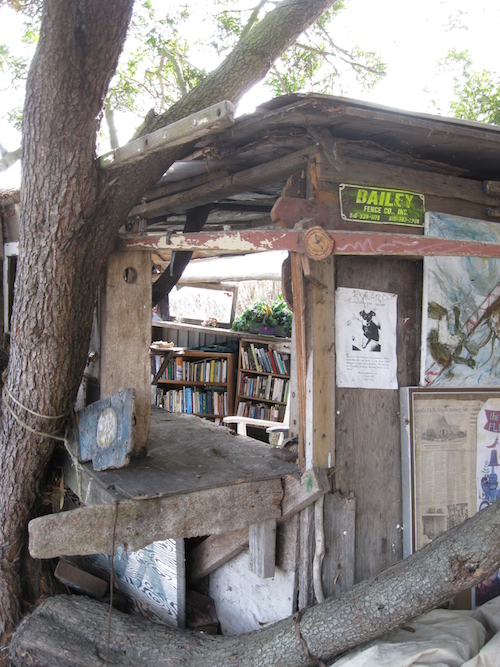 Library in the Albany Bulb, 2010